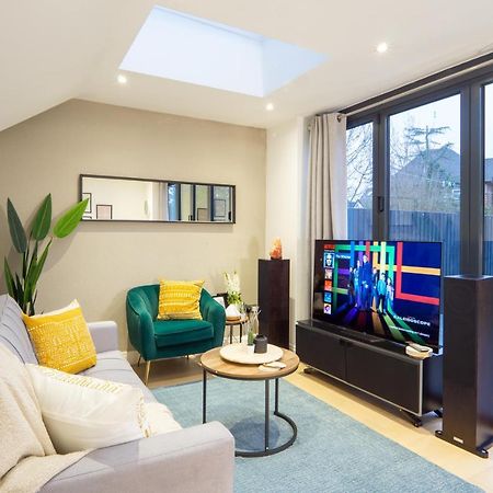 A Beautiful One Bedroom Flat With Garden & Parking 磨坊山 外观 照片