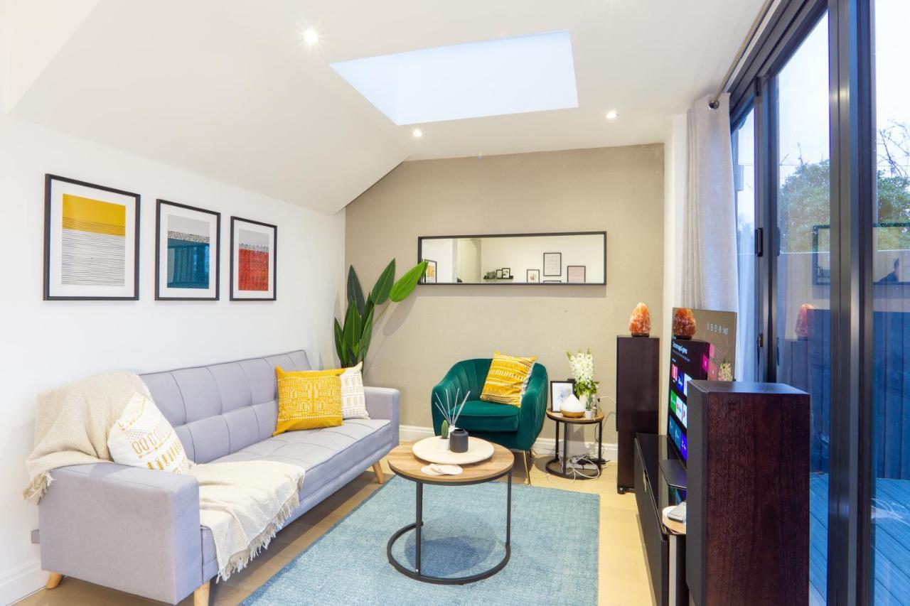 A Beautiful One Bedroom Flat With Garden & Parking 磨坊山 外观 照片