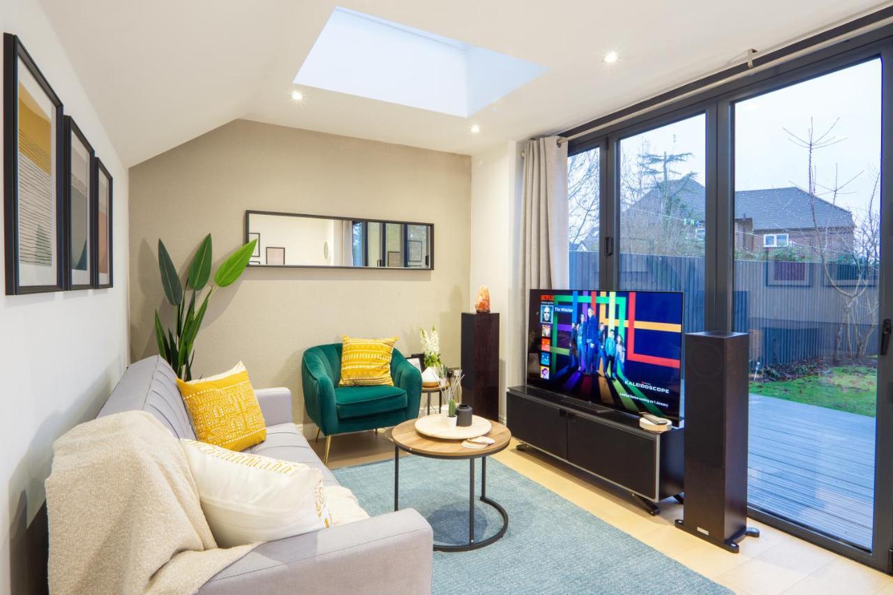 A Beautiful One Bedroom Flat With Garden & Parking 磨坊山 外观 照片