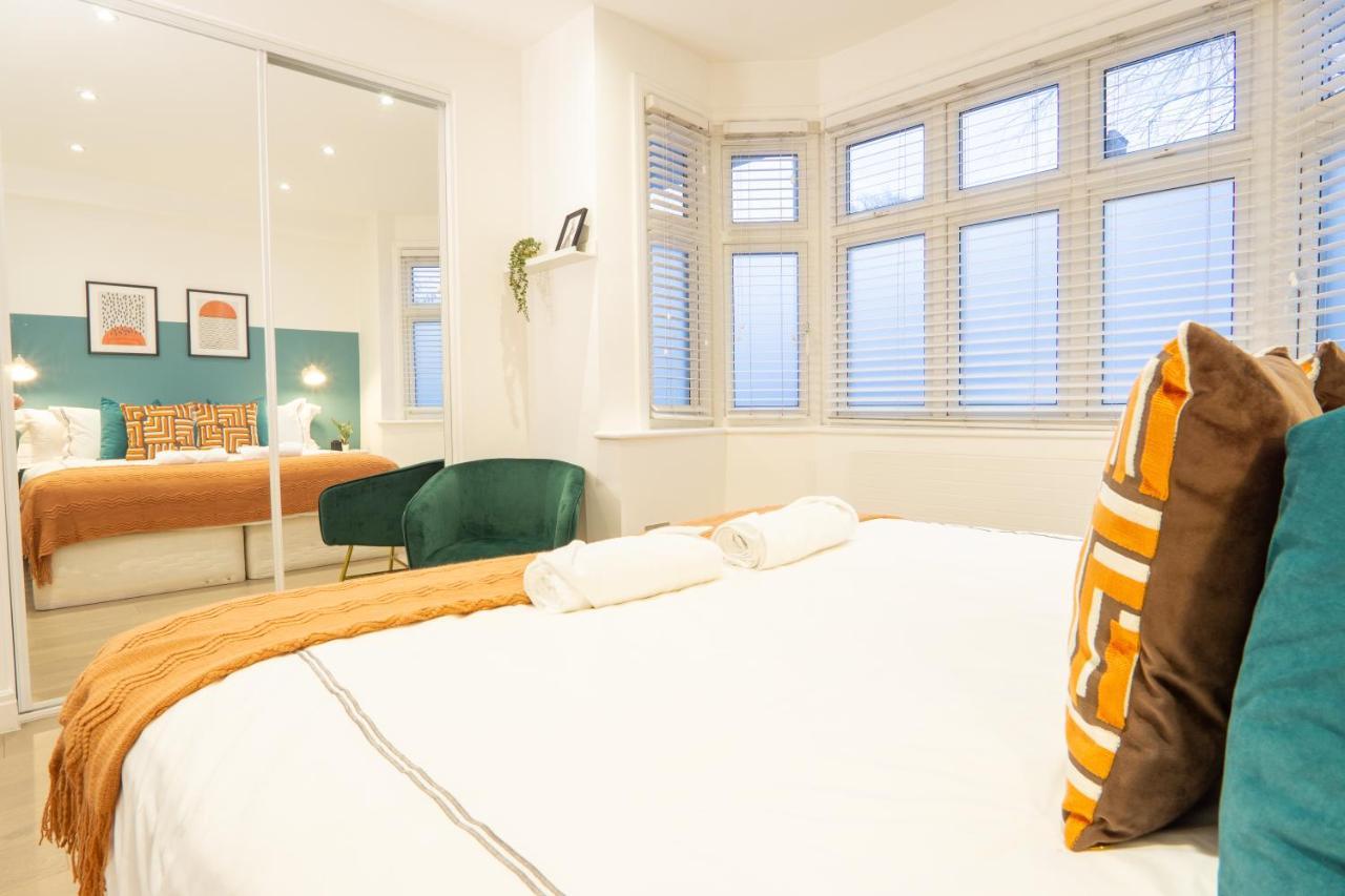 A Beautiful One Bedroom Flat With Garden & Parking 磨坊山 外观 照片